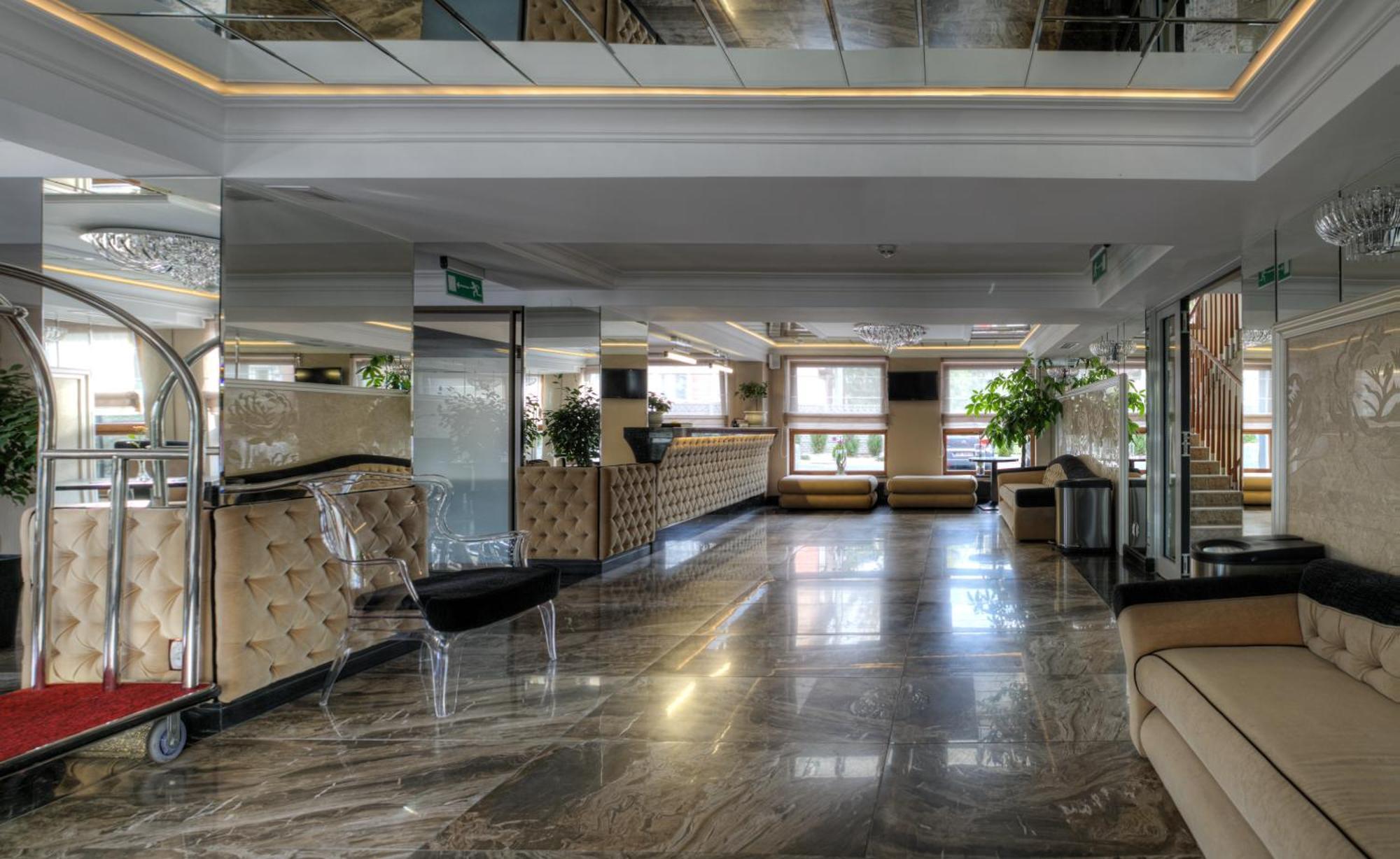 M Hotel Сосновец Интерьер фото