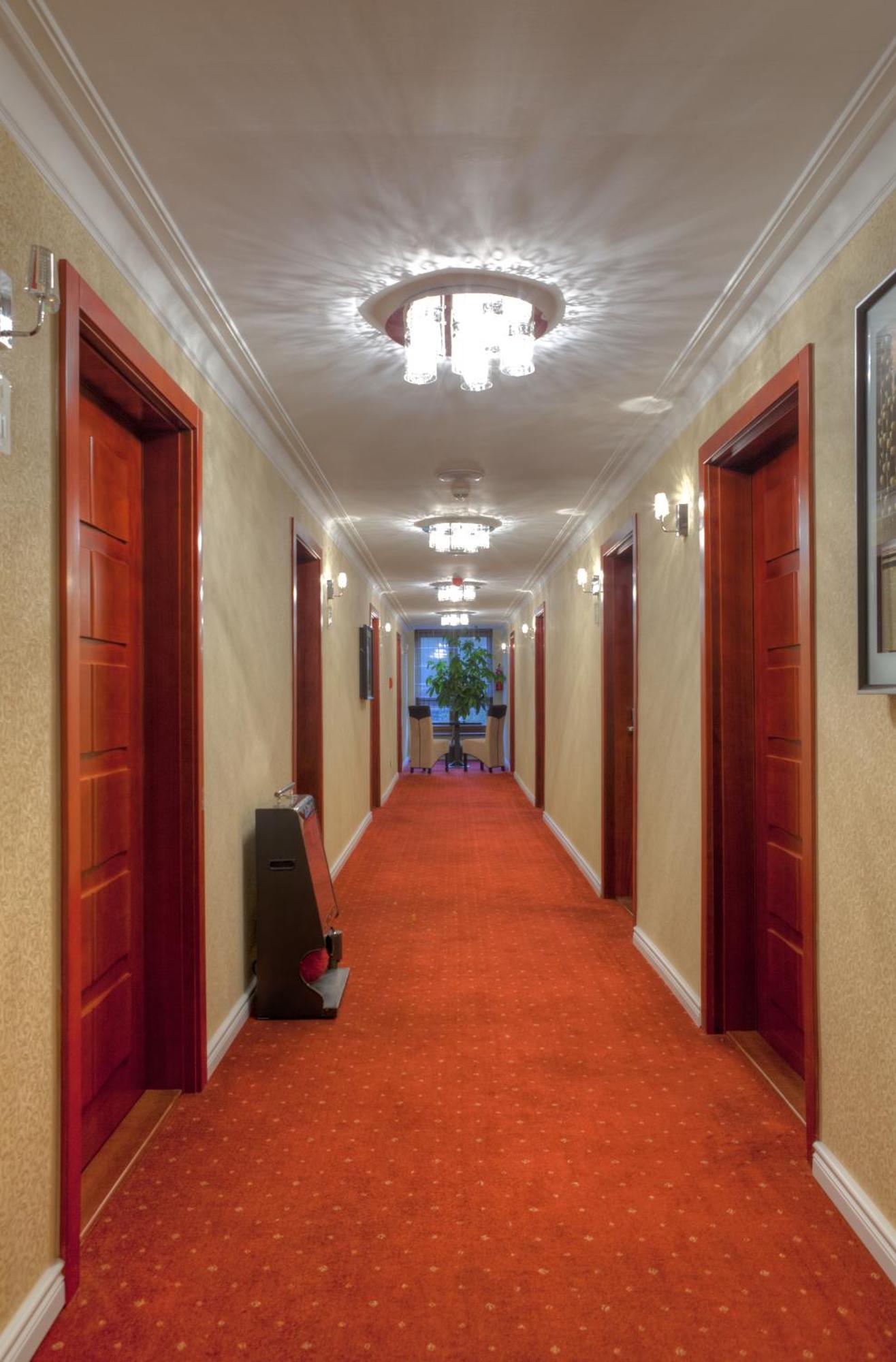 M Hotel Сосновец Экстерьер фото
