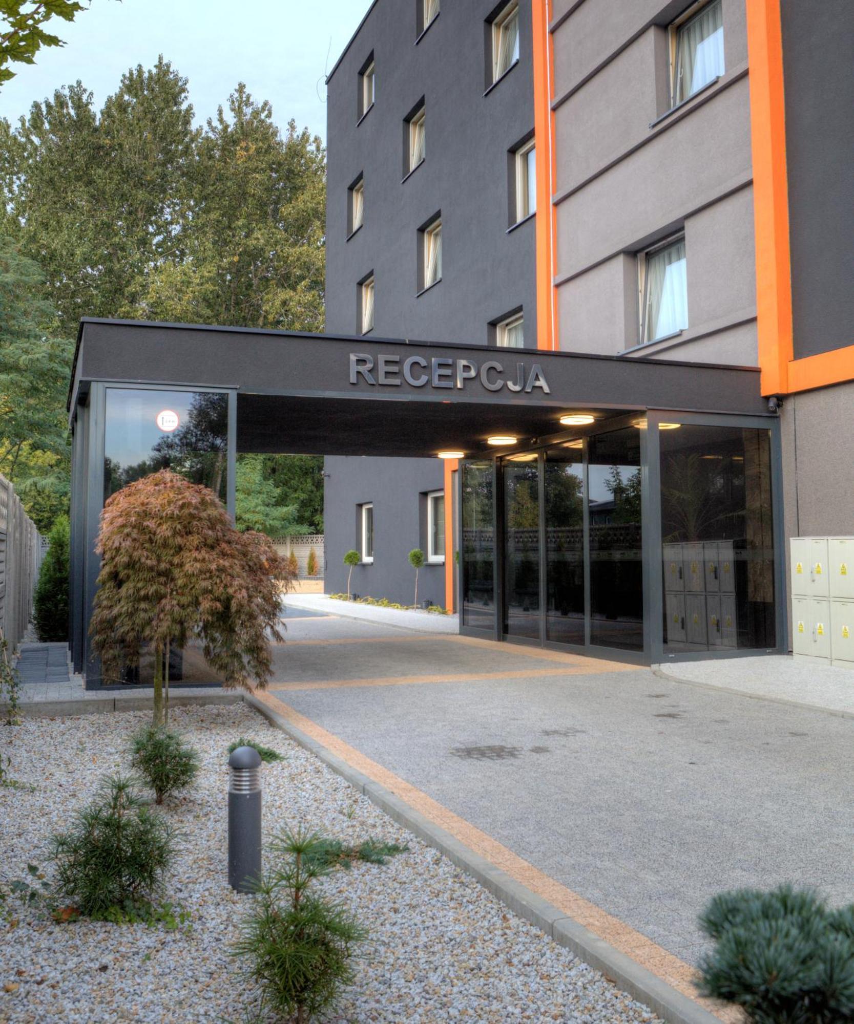M Hotel Сосновец Экстерьер фото