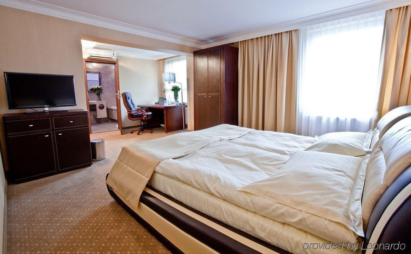 M Hotel Сосновец Номер фото