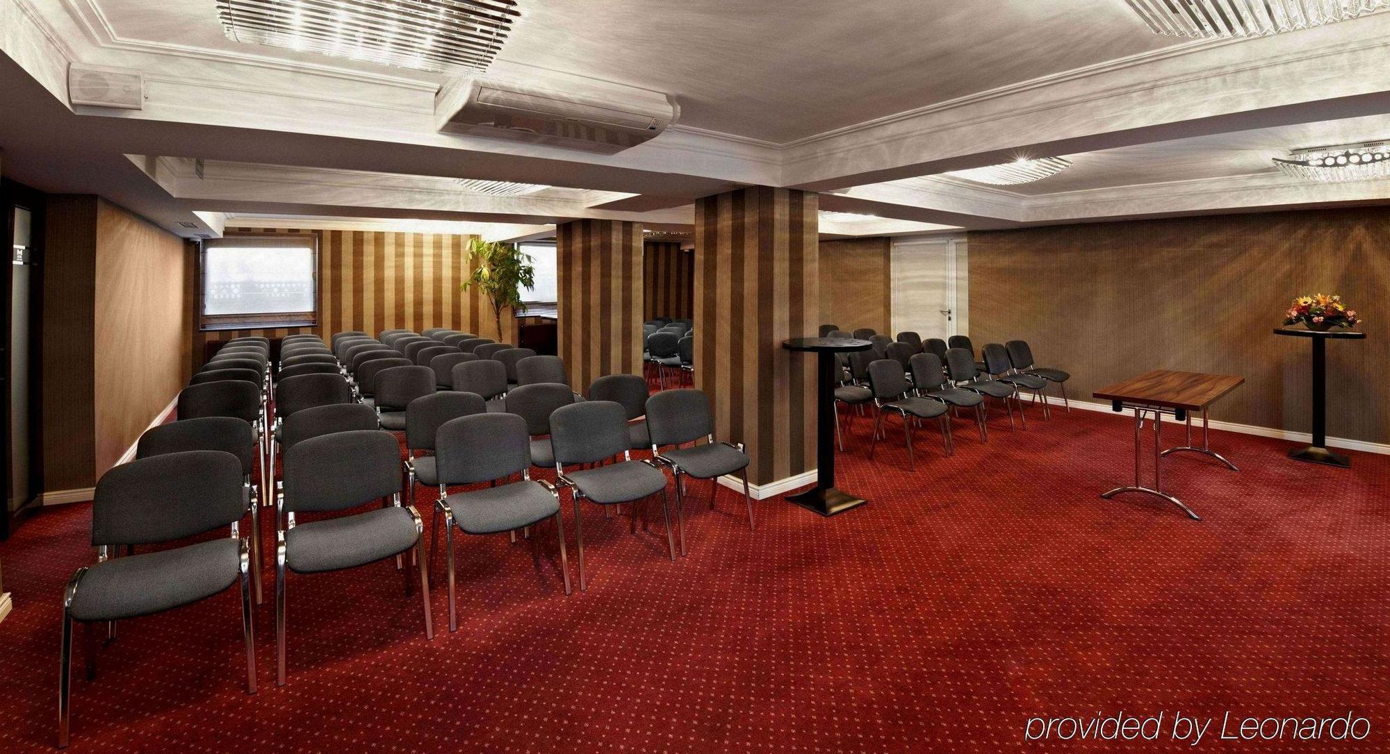 M Hotel Сосновец Экстерьер фото