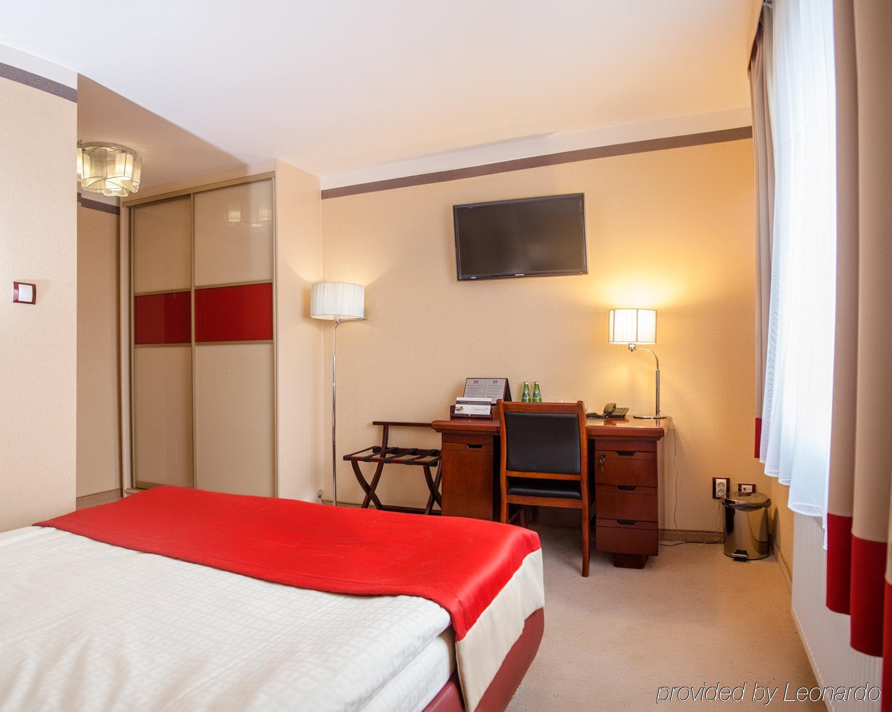 M Hotel Сосновец Экстерьер фото