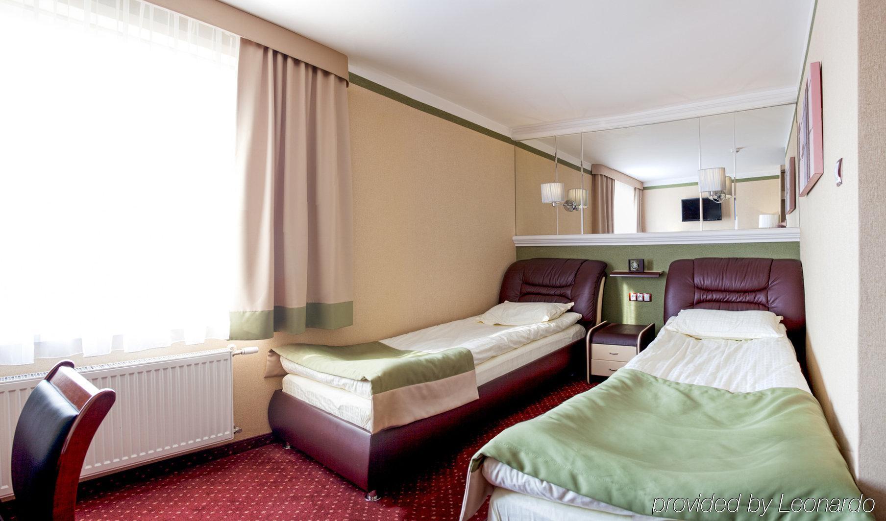 M Hotel Сосновец Экстерьер фото
