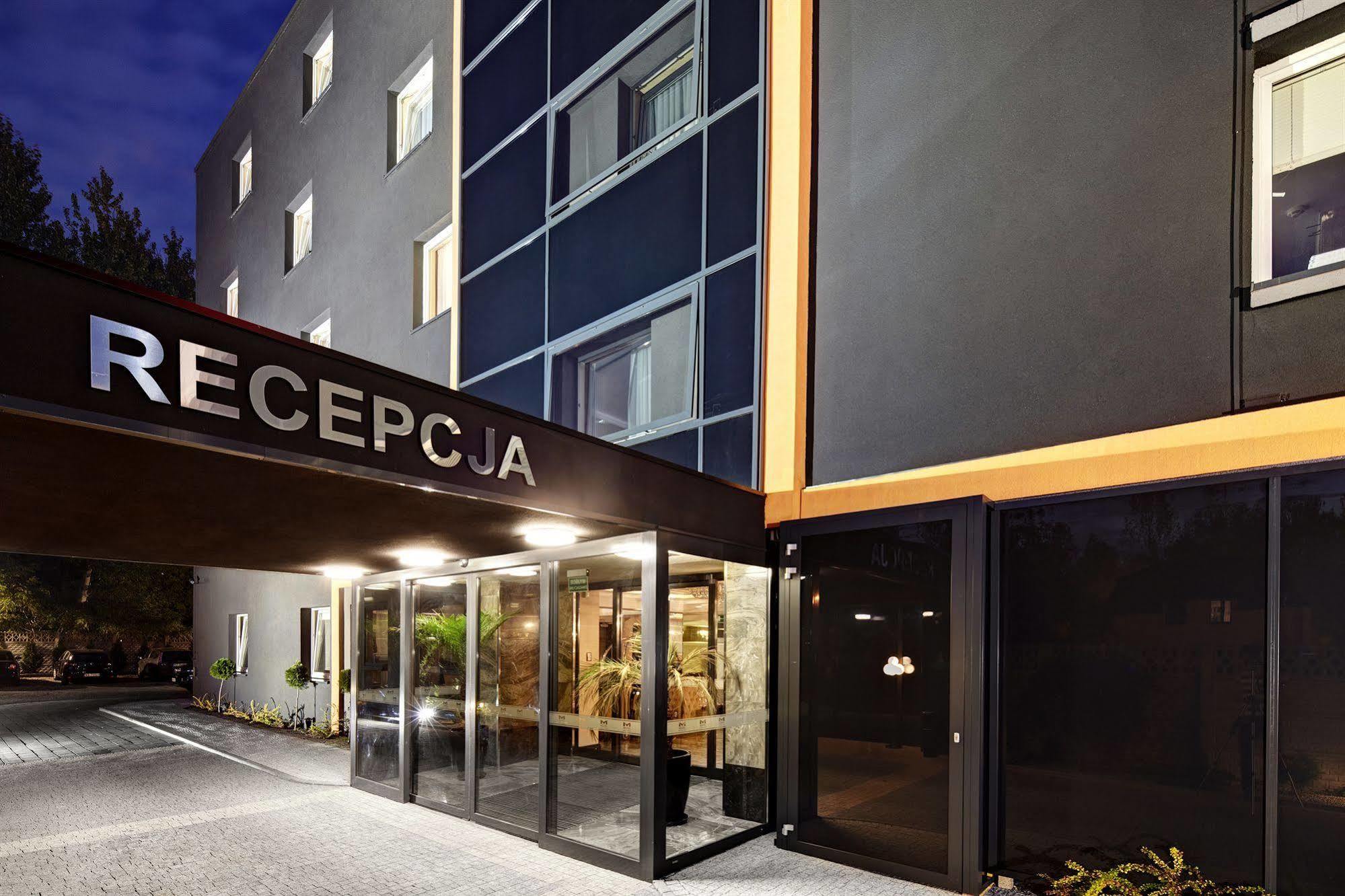 M Hotel Сосновец Экстерьер фото